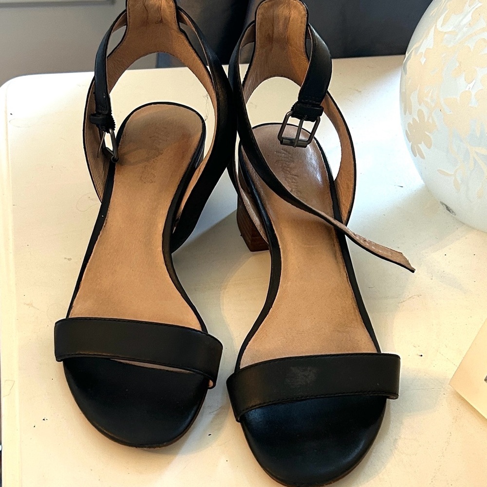 Madewell block heel open toe leather black pumps. 10 B. Nearly new.